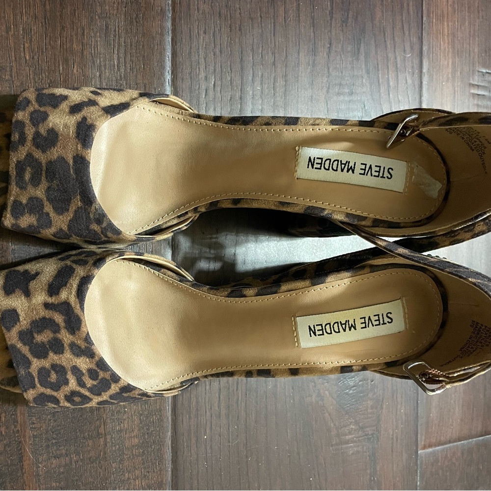 Steve Madden Cheetah Leopard Rose Embroidery Block Heels Size 7 1/2